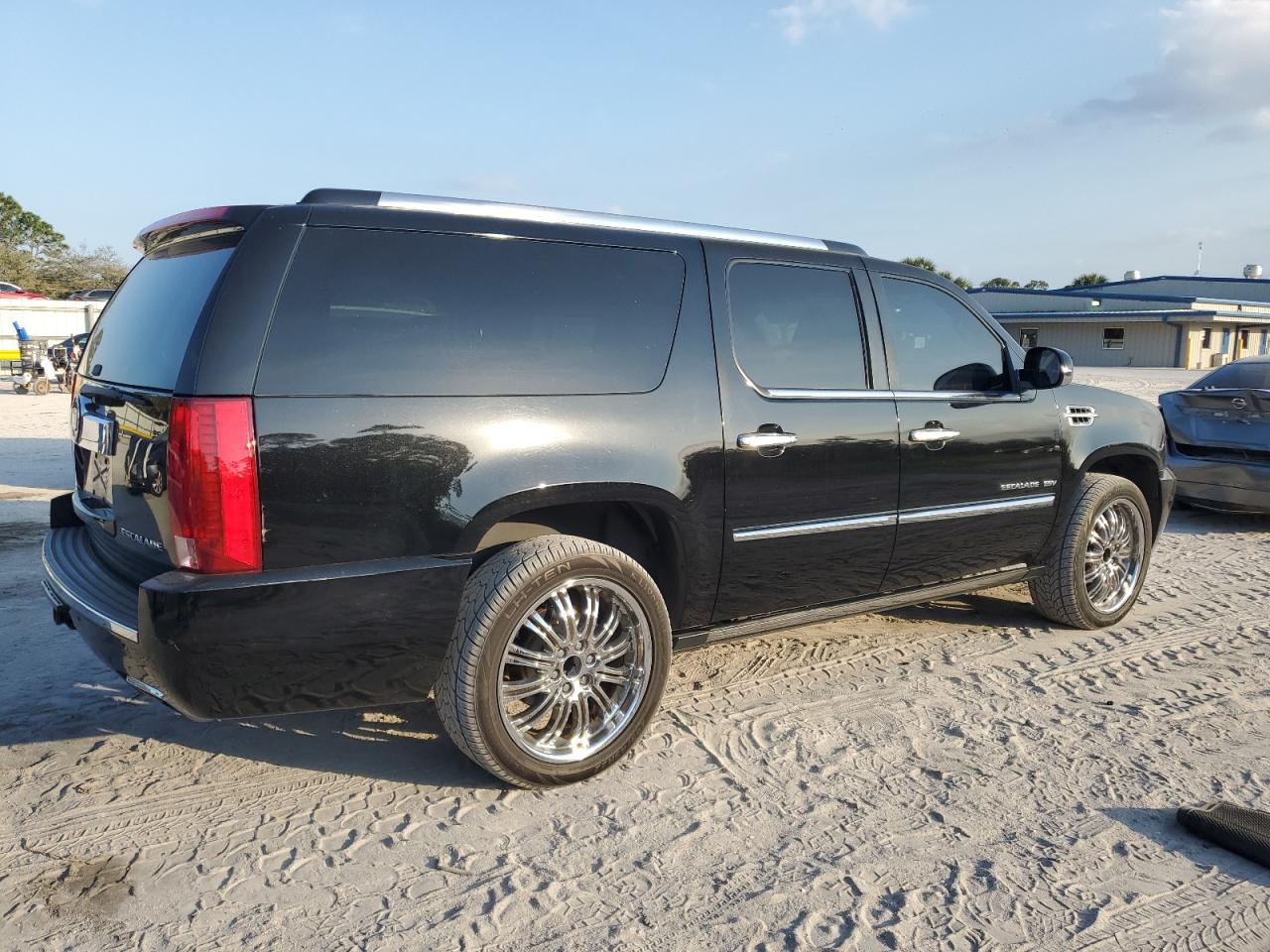 2013 Cadillac Escalade - Image 3
