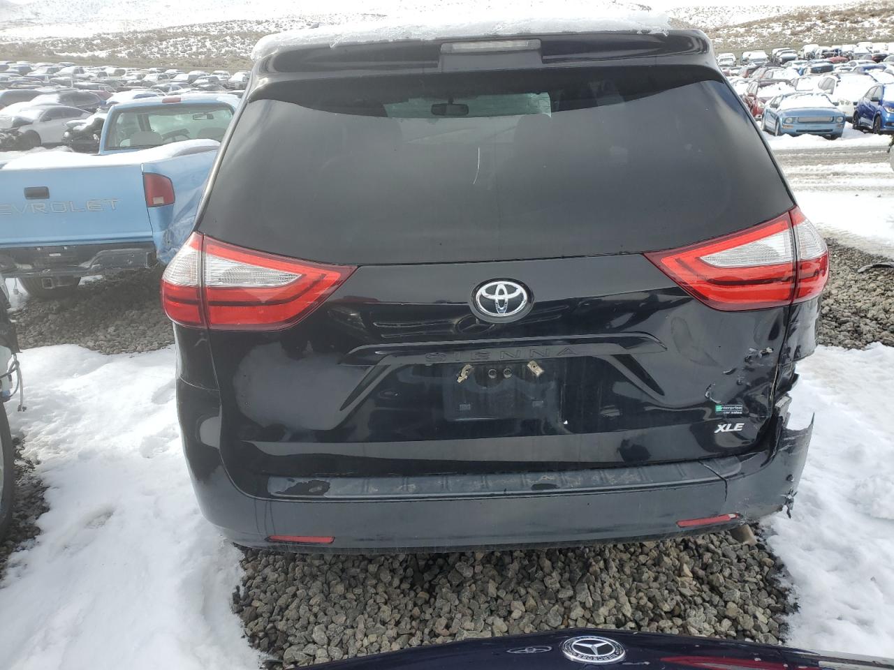 2016 Toyota Sienna - Image 6