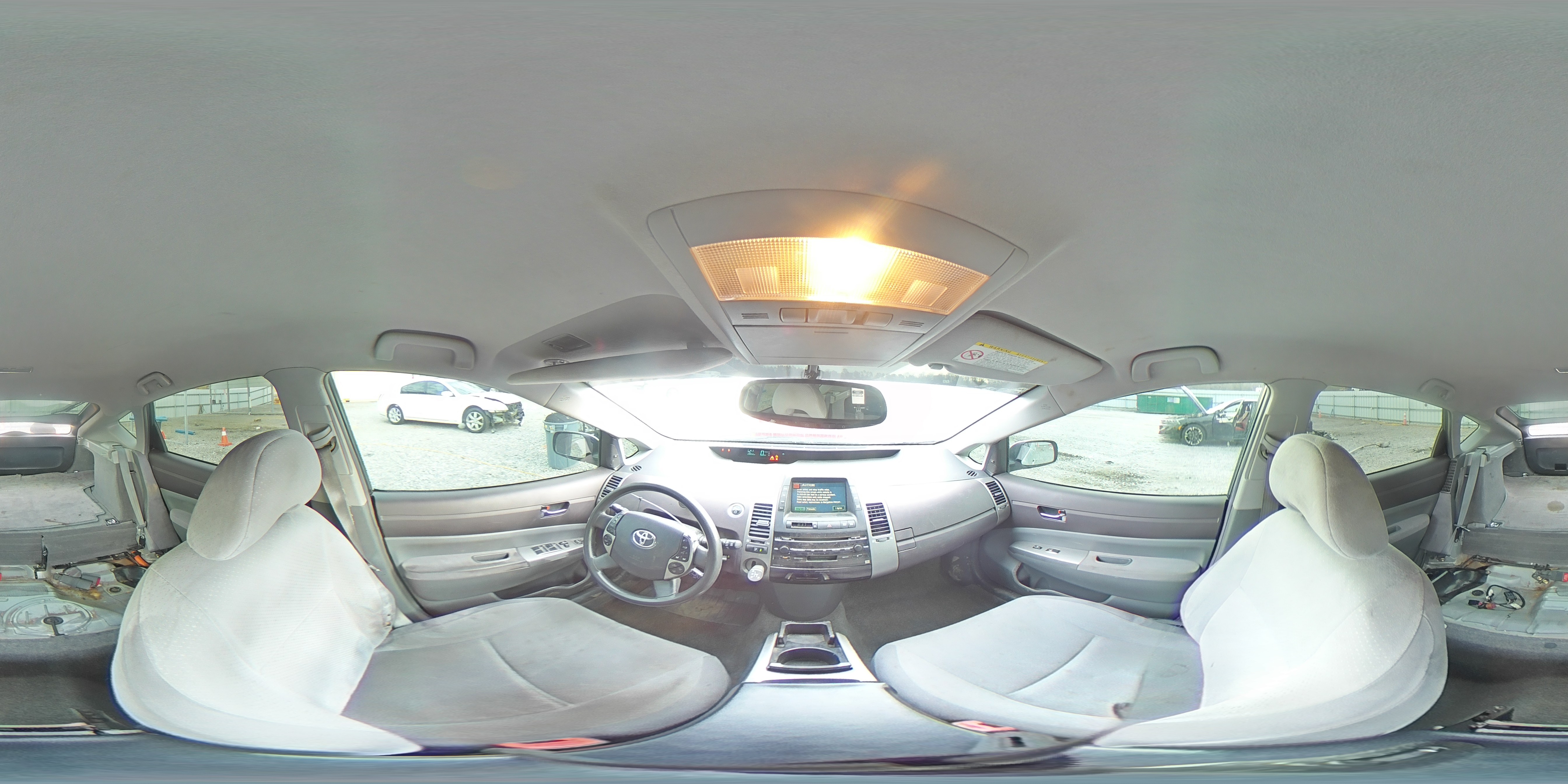 2004 Toyota Prius - Image 13