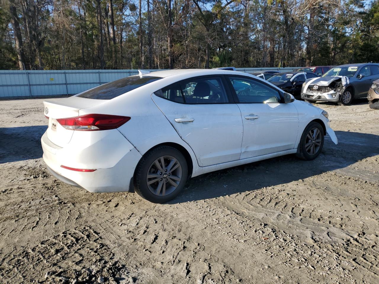 2018 Hyundai Elantra - Image 3