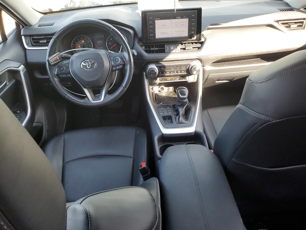 2019 Toyota RAV 4 - Image 8