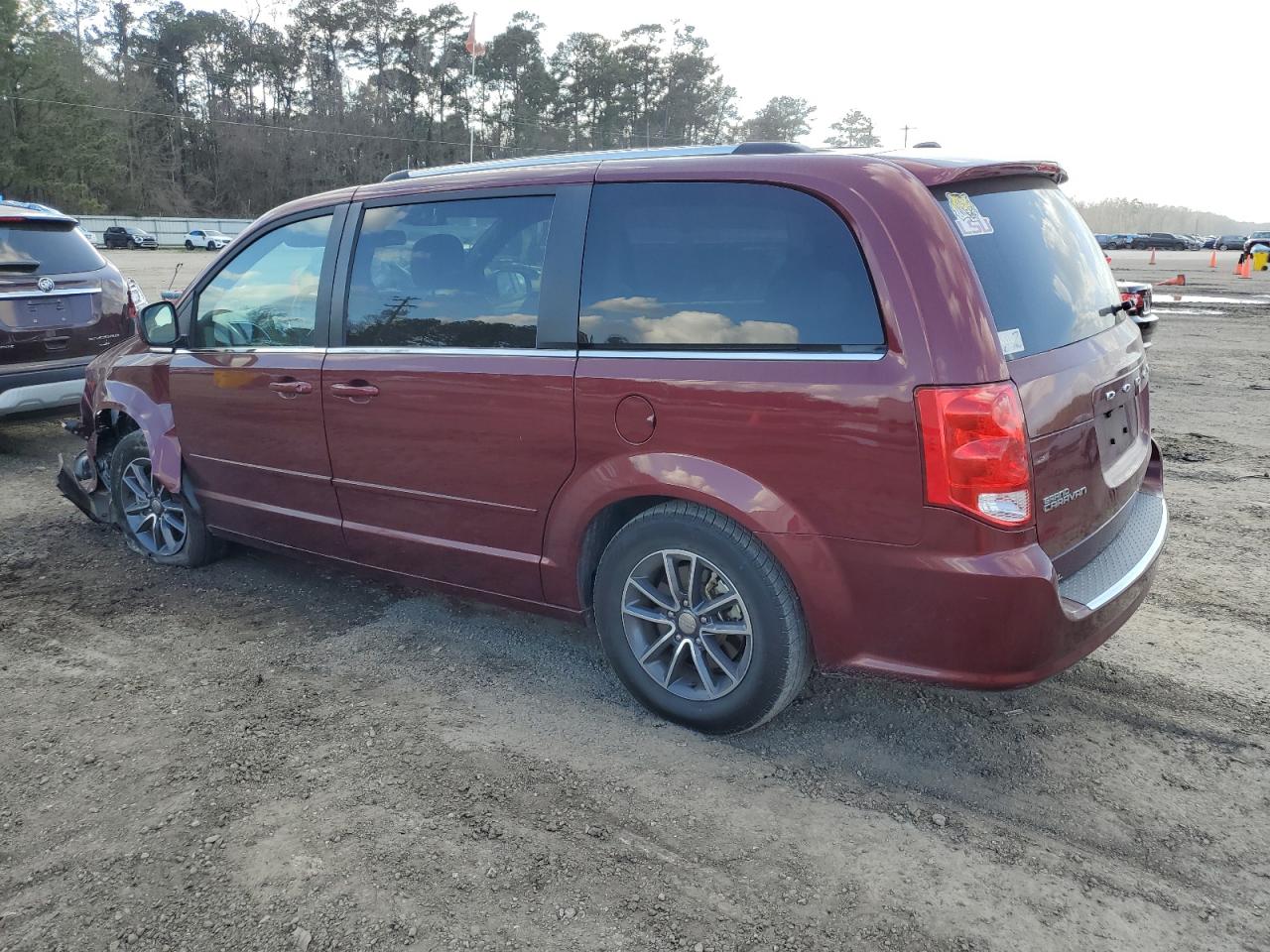 2017 Dodge Caravan - Image 2