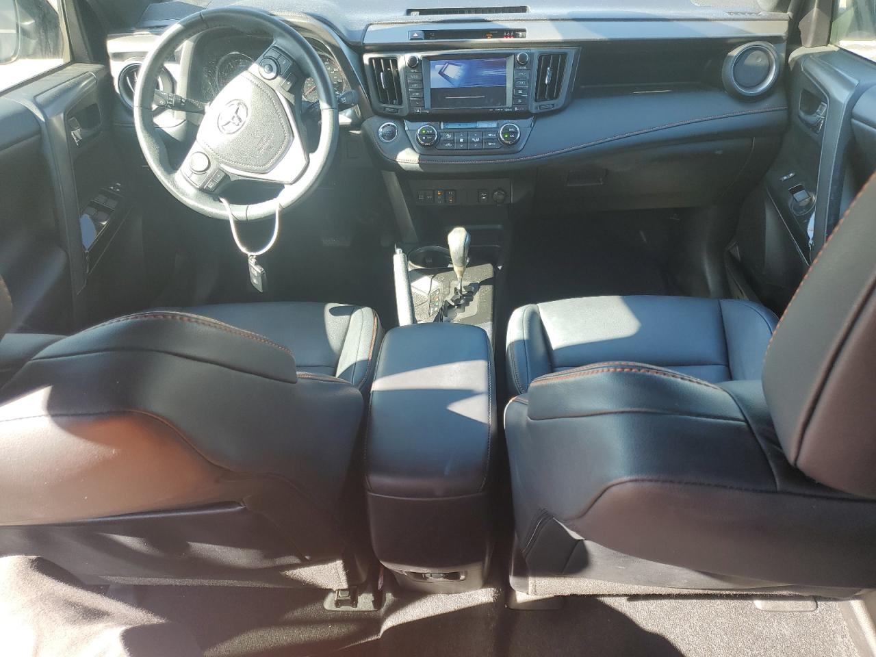 2018 Toyota RAV 4 - Image 8