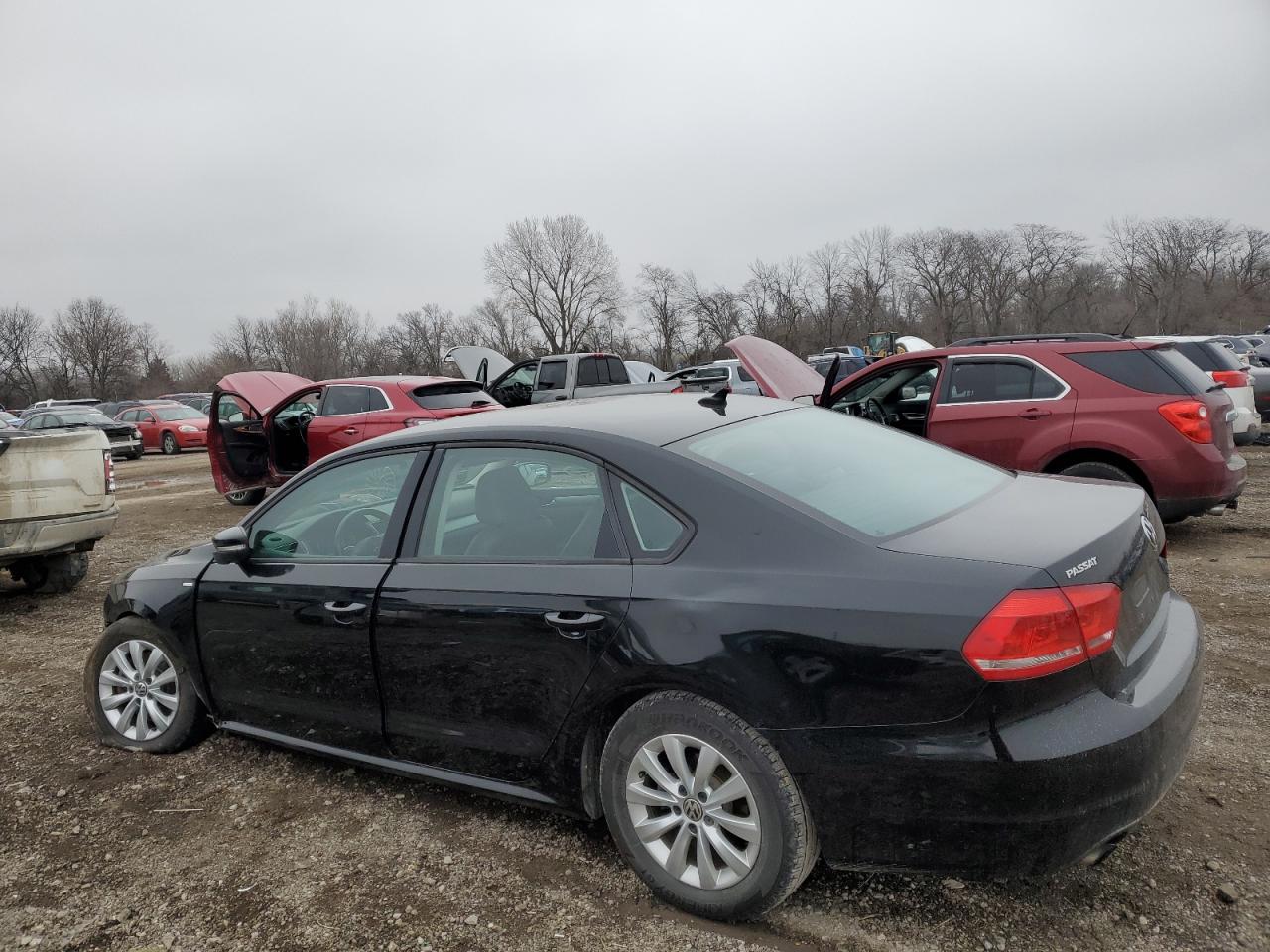 2015 Volkswagen Passat - Image 2