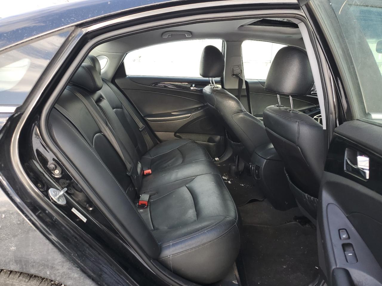 2011 Hyundai Sonata - Image 10