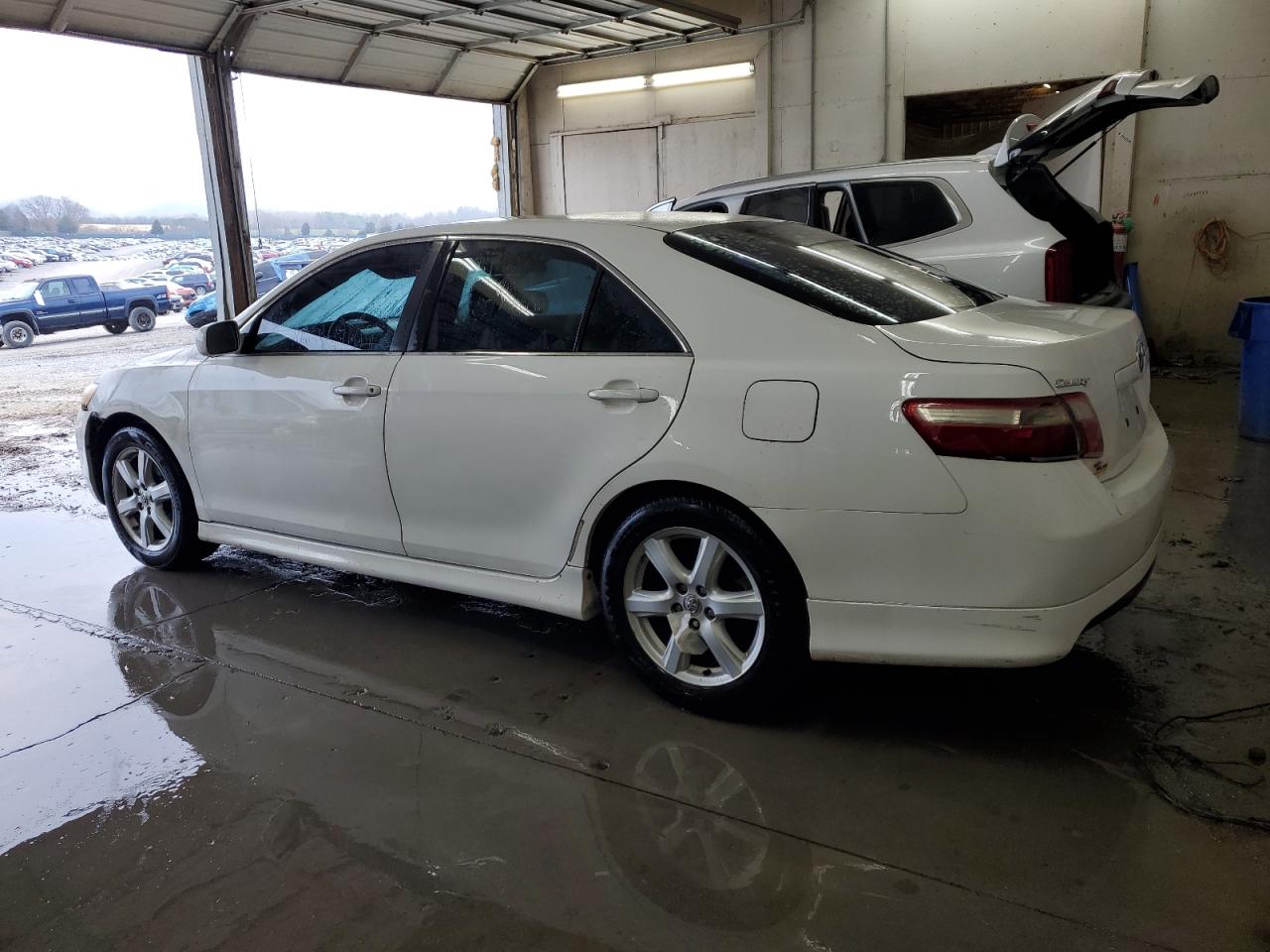 2009 Toyota Camry - Image 2