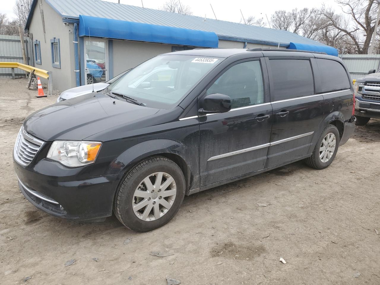 2016 Chrysler Town & Country - Image 1
