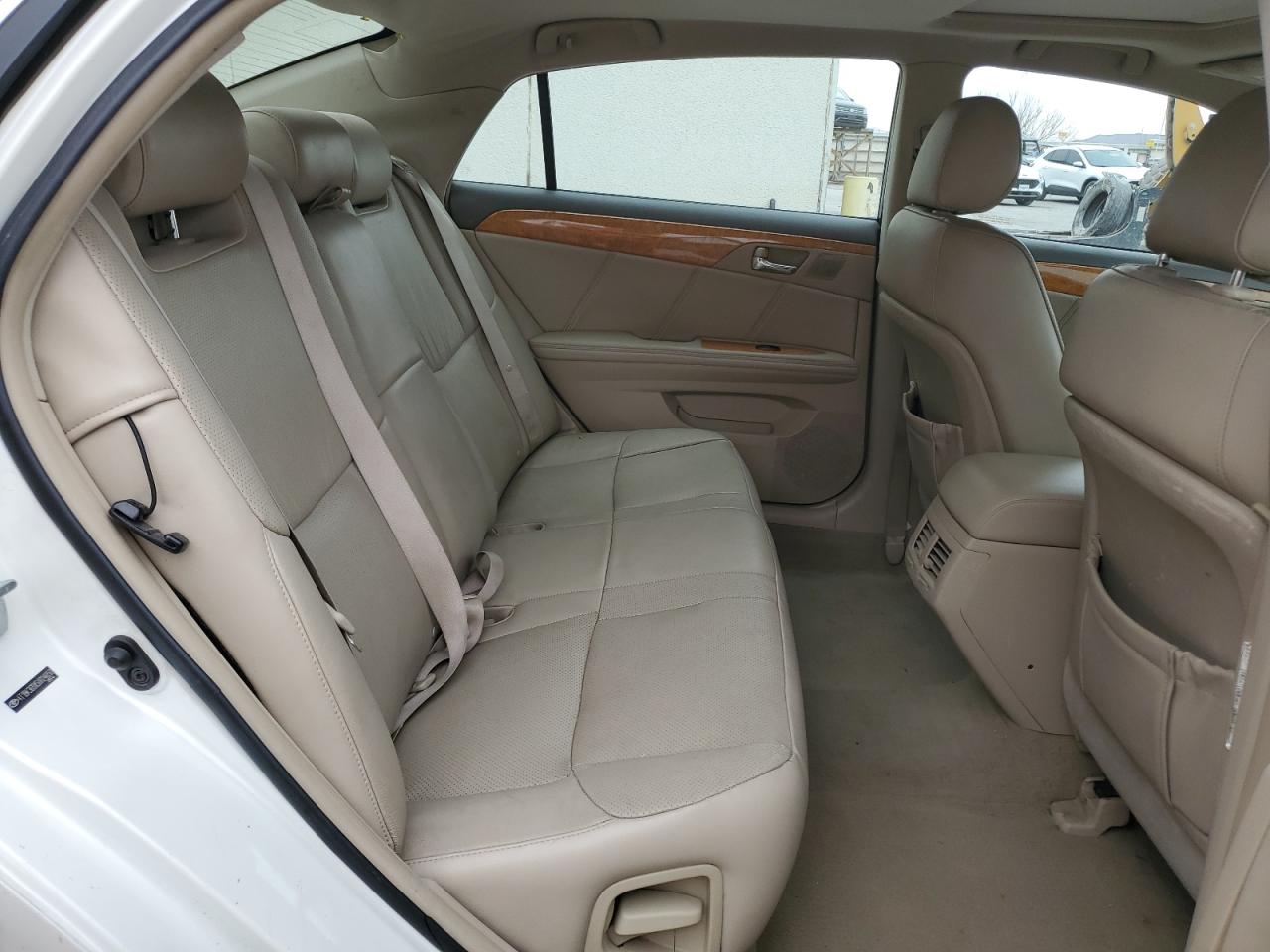 2005 Toyota Avalon - Image 10