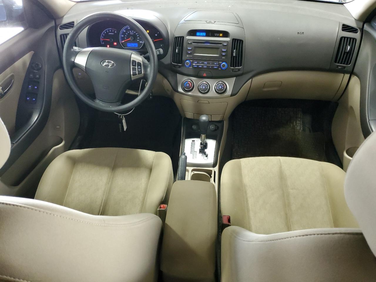 2010 Hyundai Elantra - Image 8