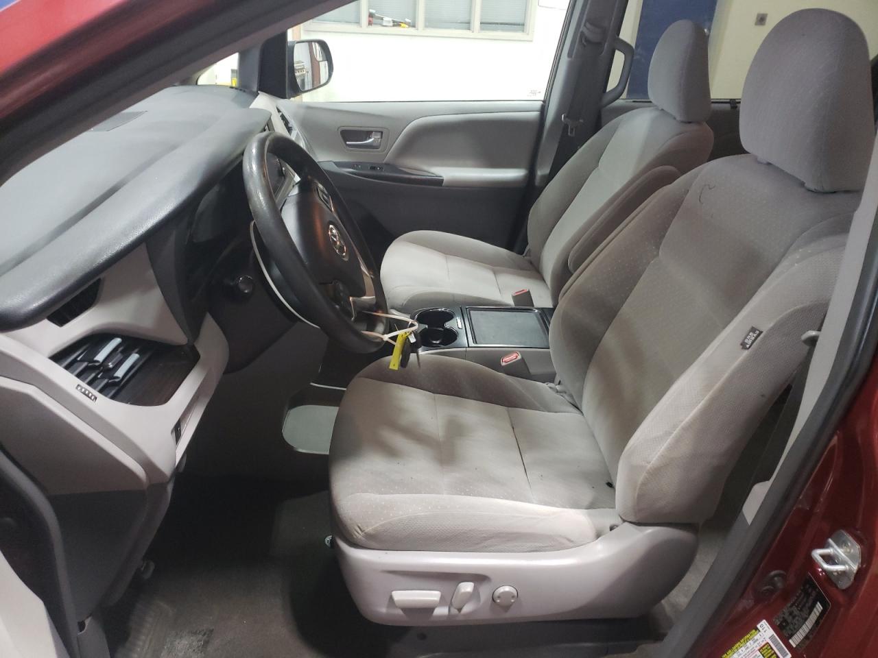 2018 Toyota Sienna - Image 7
