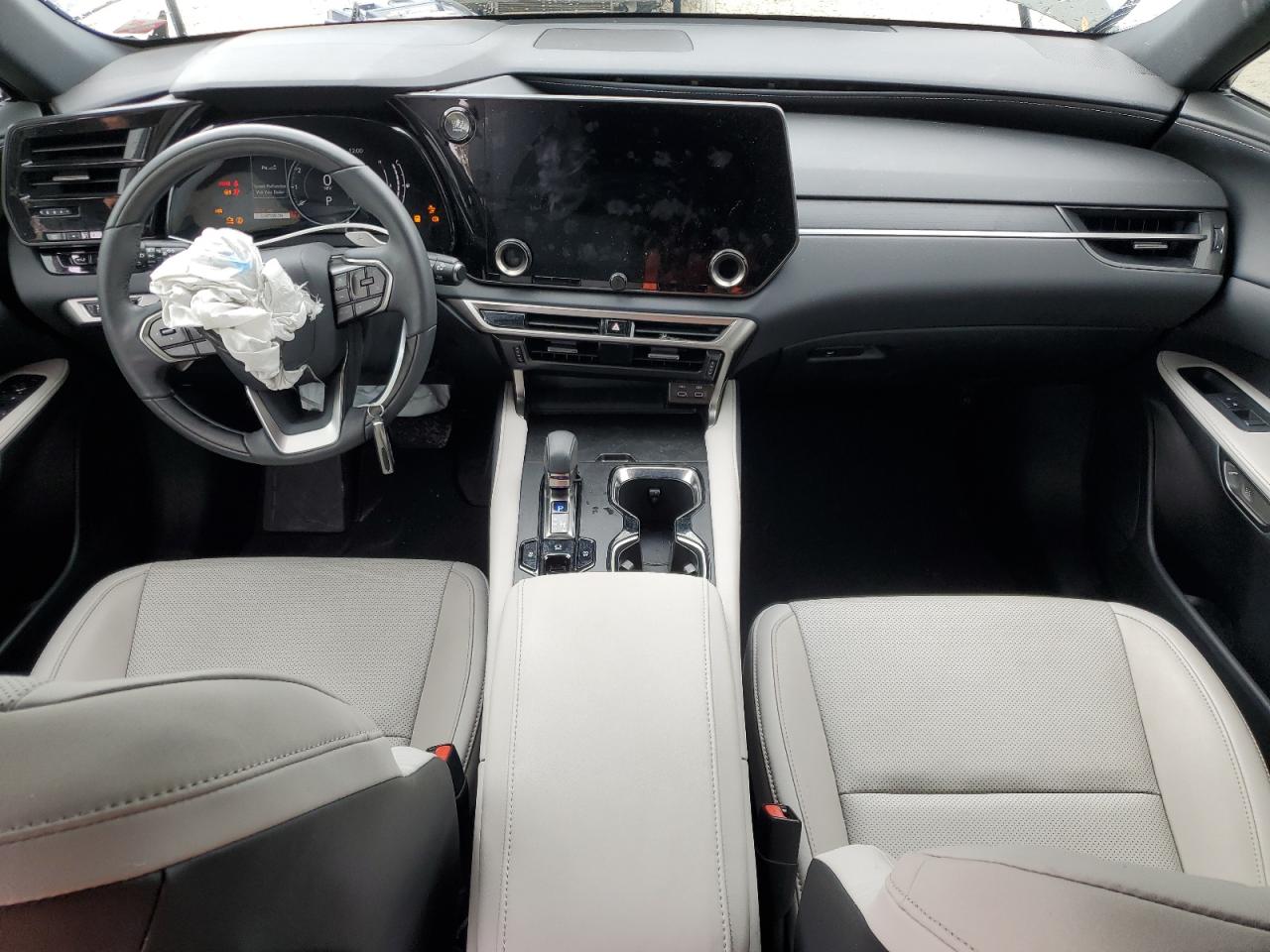 2023 Lexus RX - Image 8