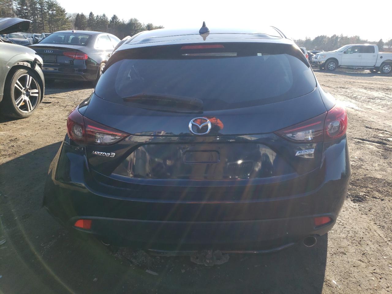 2016 Mazda 3 - Image 6