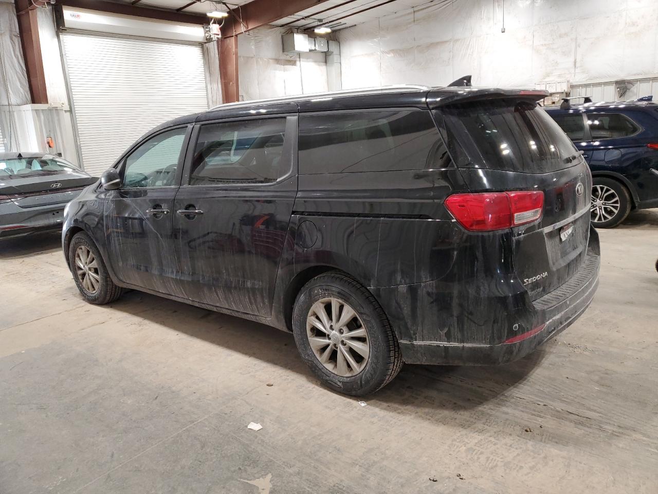 2017 Kia Sedona - Image 2