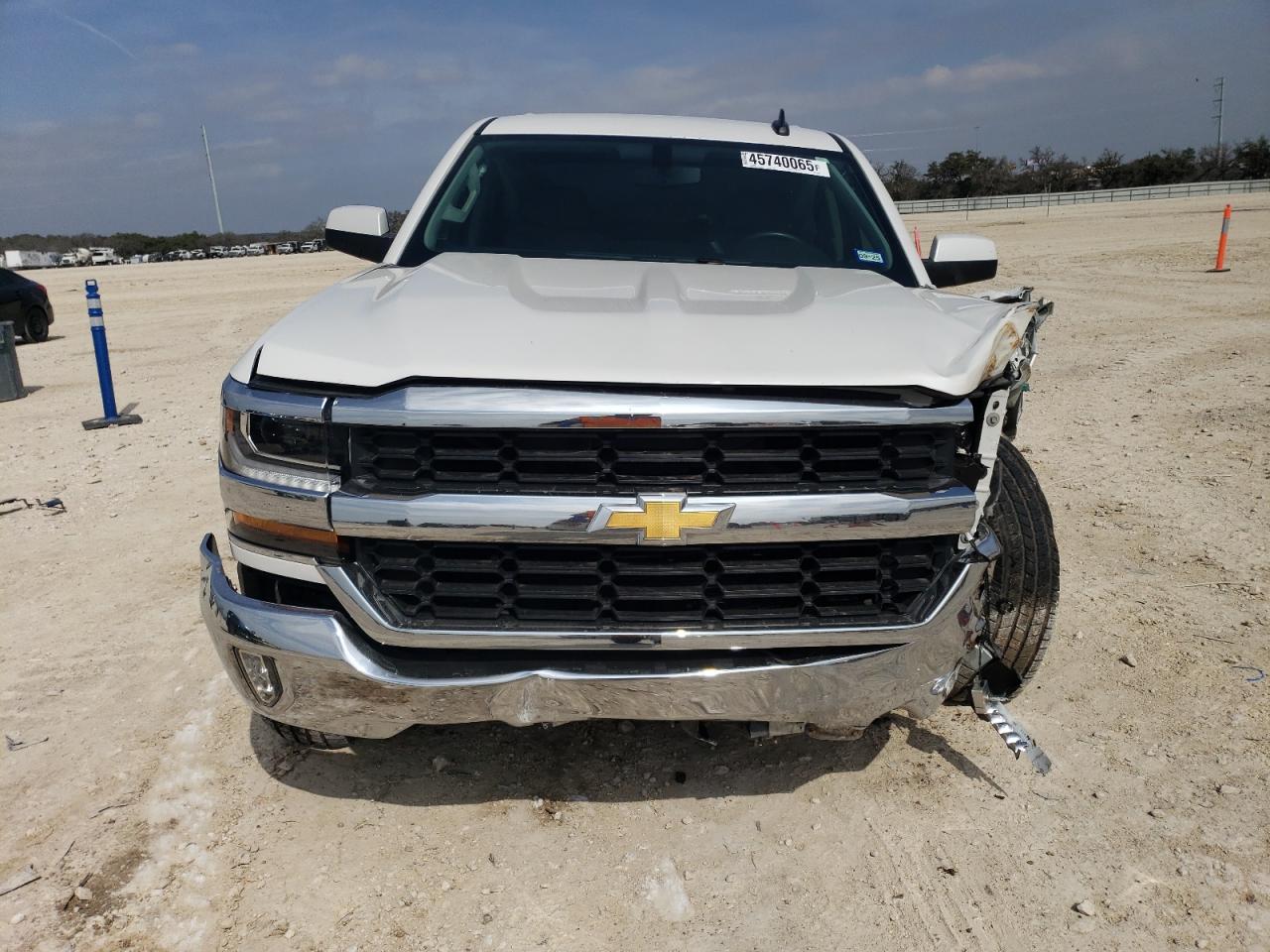 2016 Chevrolet Silverado - Image 5