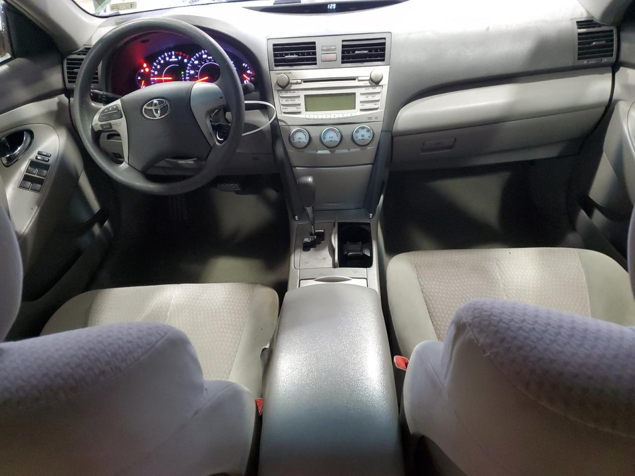 2011 Toyota Camry - Image 8