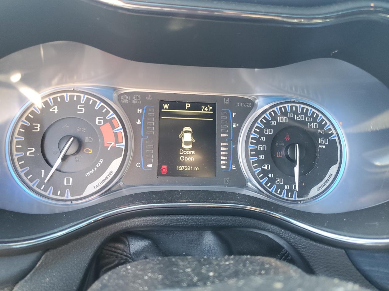2016 Chrysler 200 - Image 9