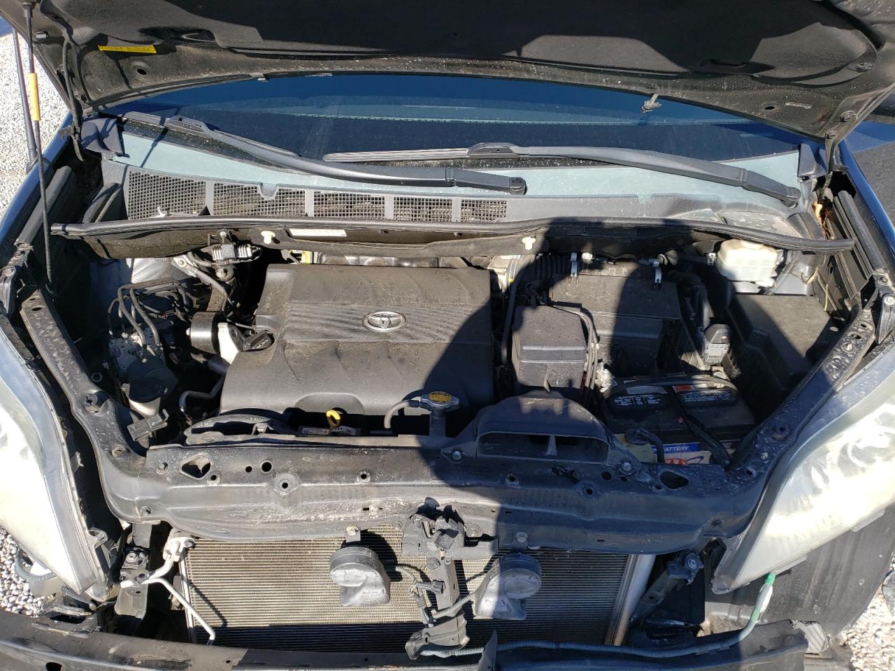 2014 Toyota Sienna - Image 14