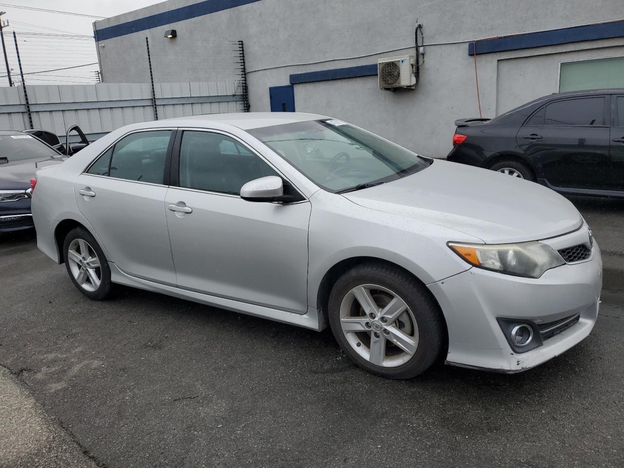 2014 Toyota Camry - Image 4