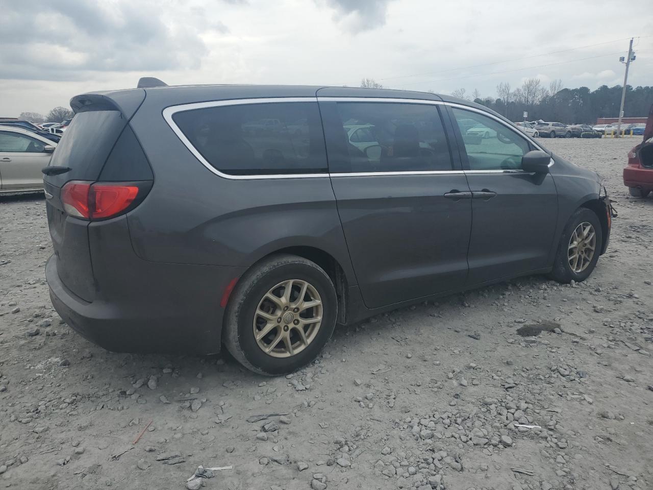 2017 Chrysler Pacifica - Image 3