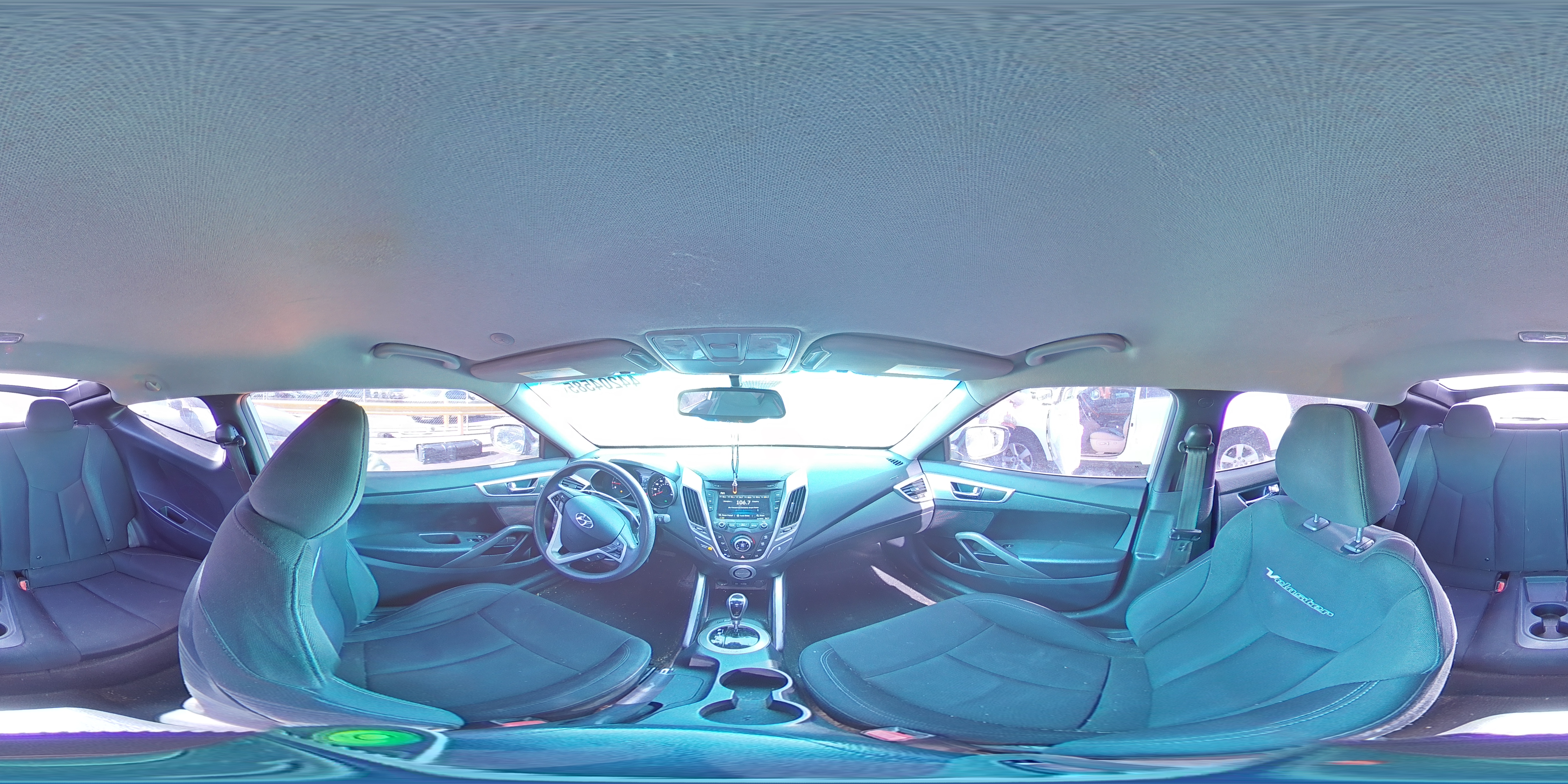 2013 Hyundai Veloster - Image 13