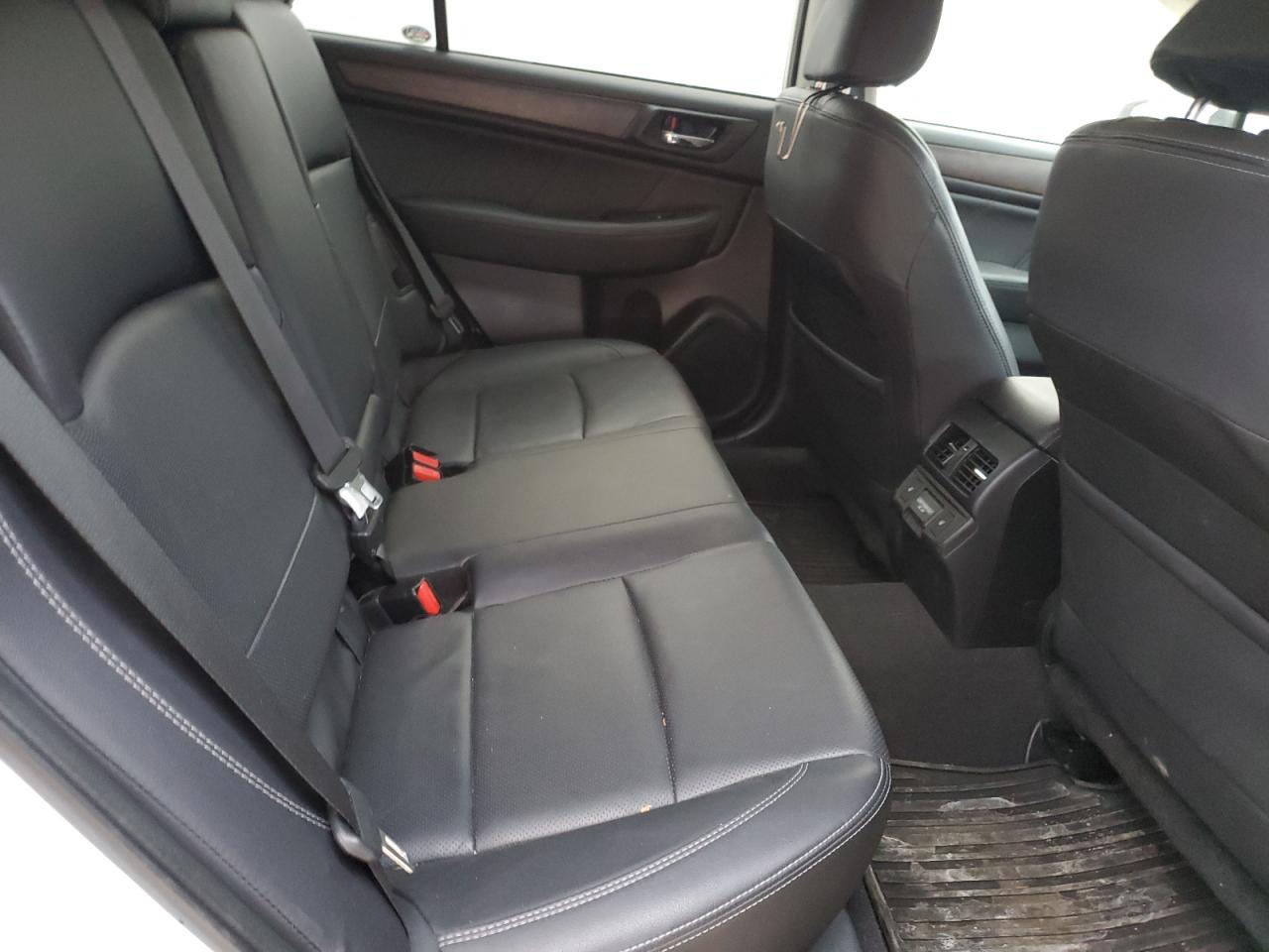 2018 Subaru Outback - Image 10