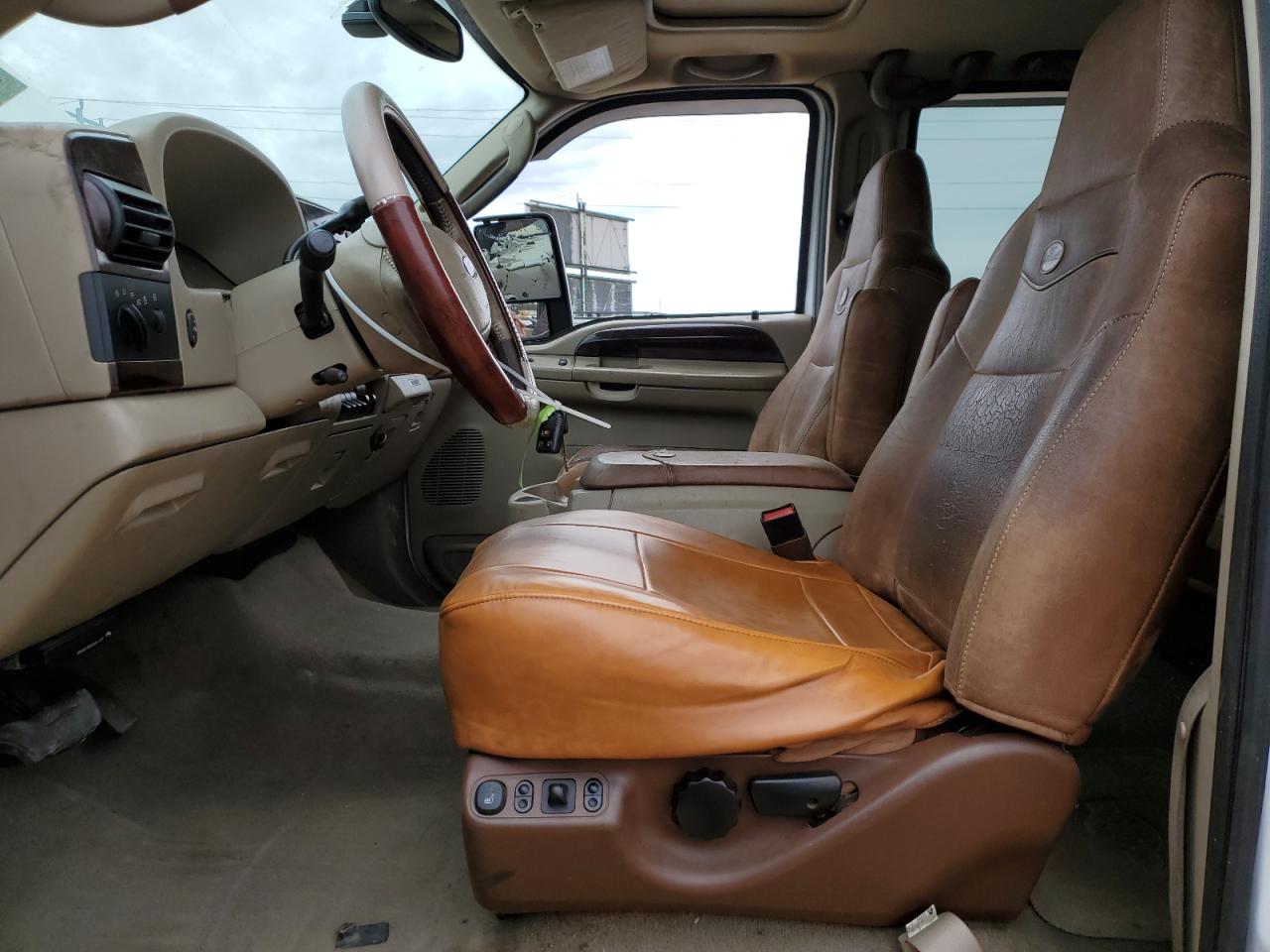 2005 Ford F350 - Image 7