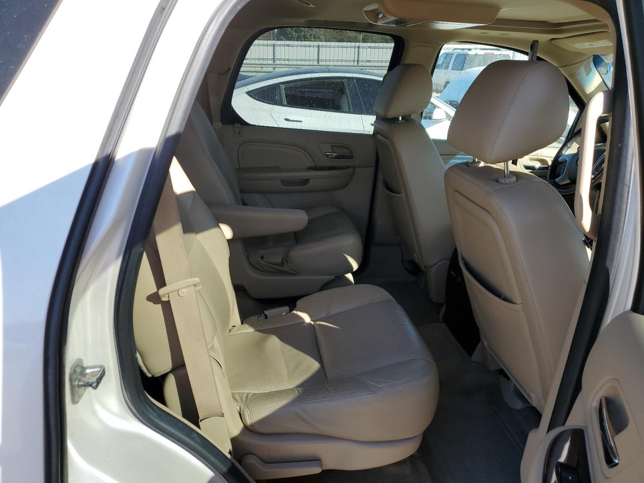 2012 Cadillac Escalade - Image 11