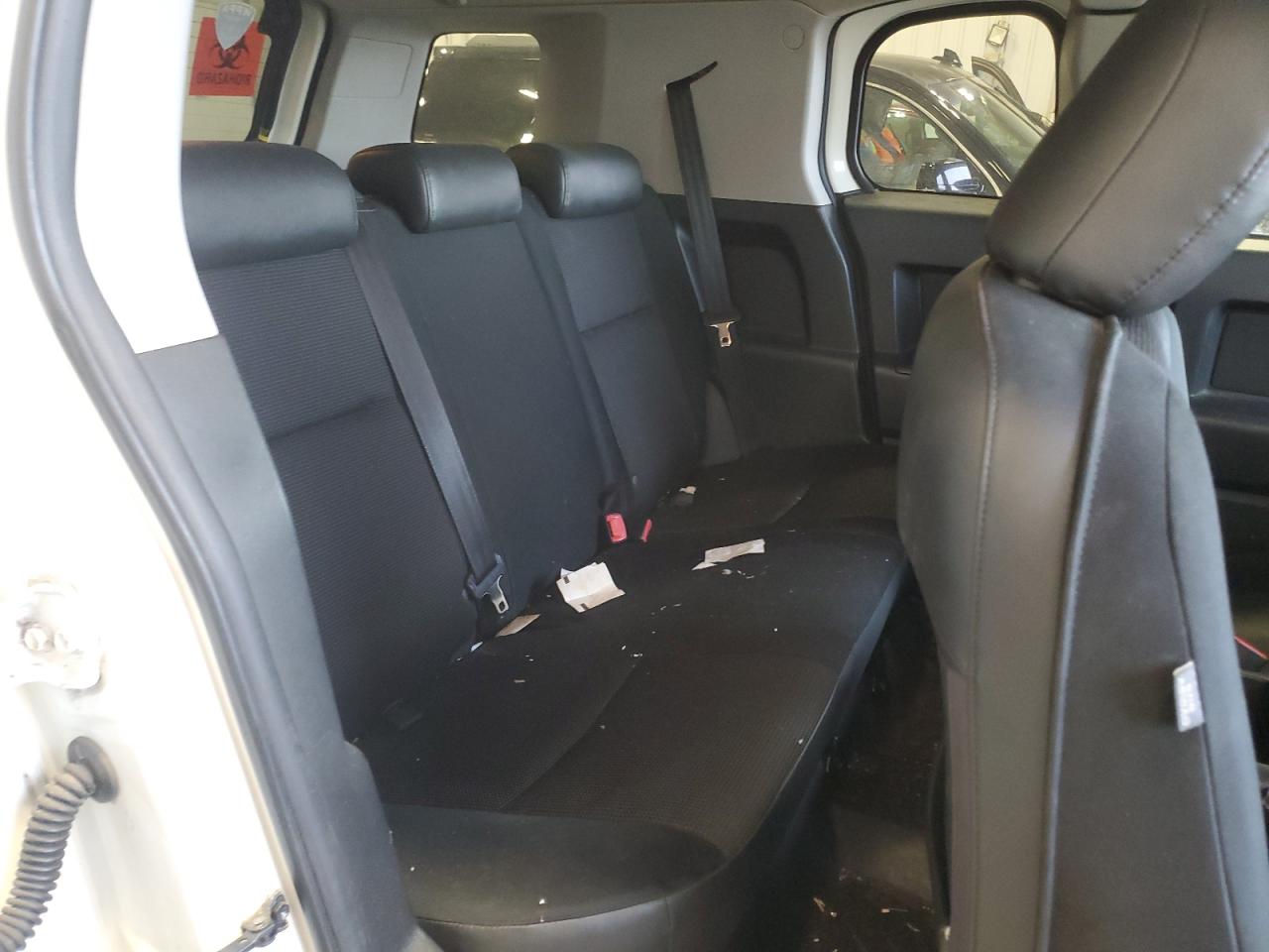 2010 Toyota FJ Cruiser - Image 11