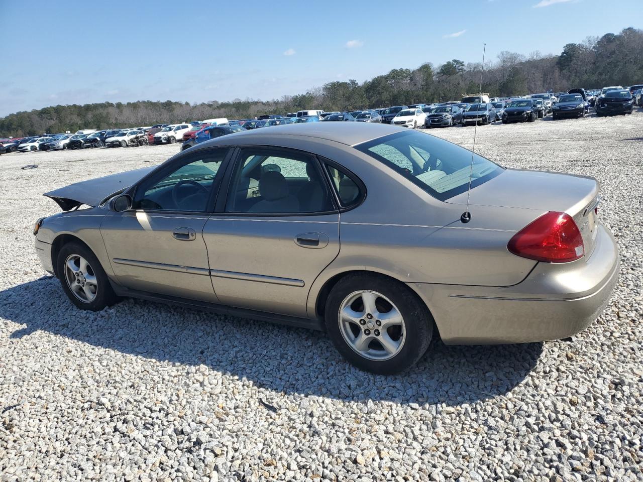 2003 Ford Taurus - Image 2