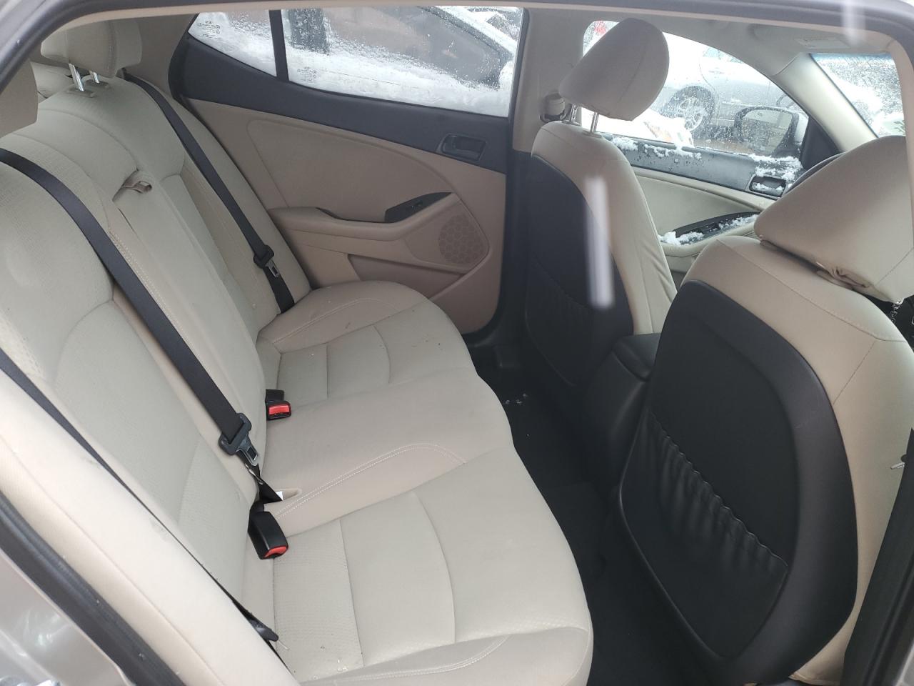 2014 Kia Optima - Image 10