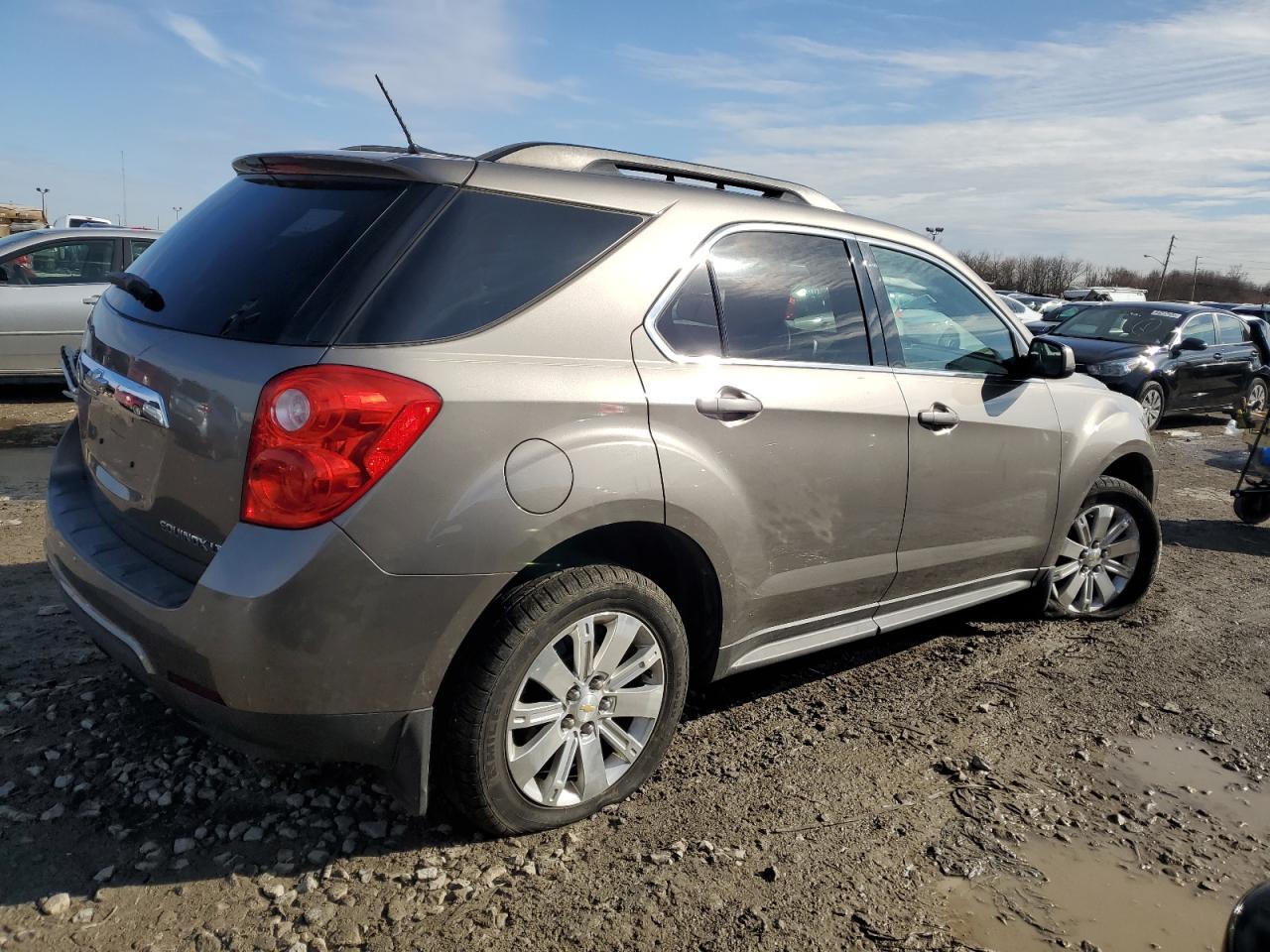 2011 Chevrolet Equinox - Image 3