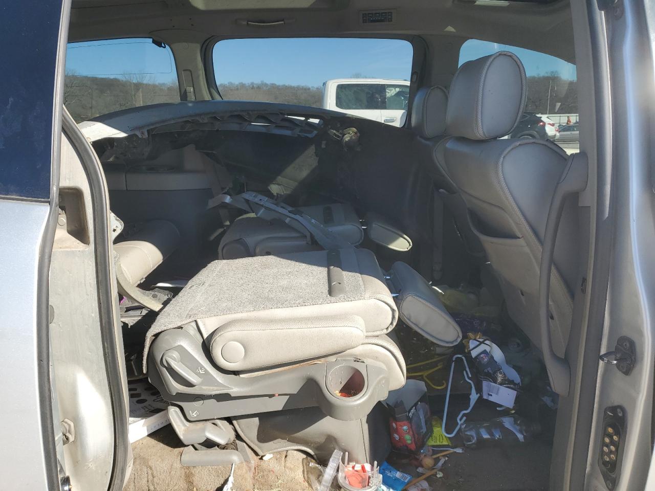 2008 Nissan Quest - Image 12