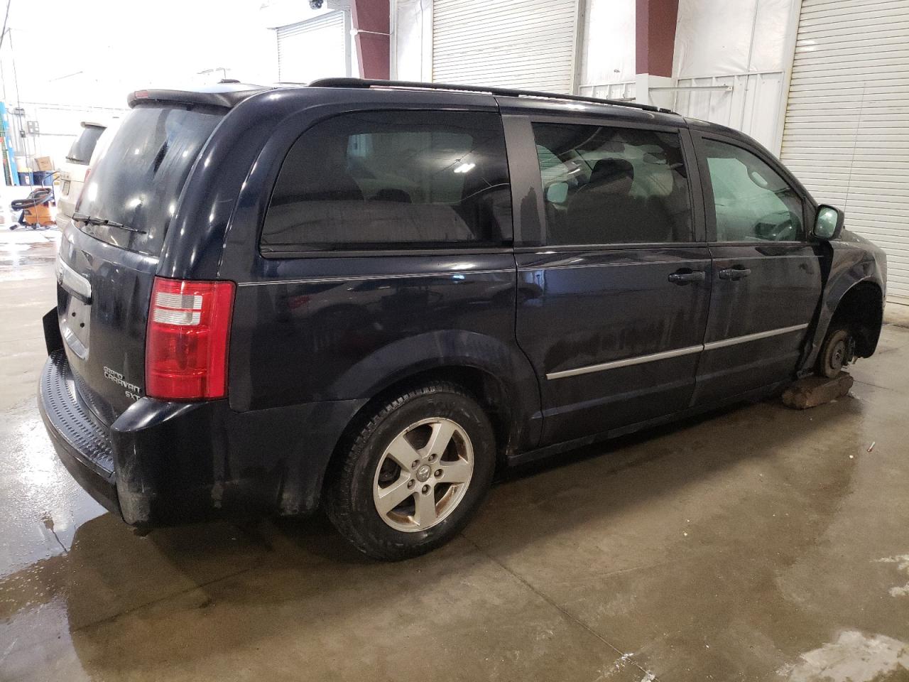2010 Dodge Caravan - Image 3