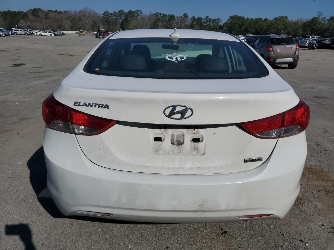 2013 Hyundai Elantra - Image 6