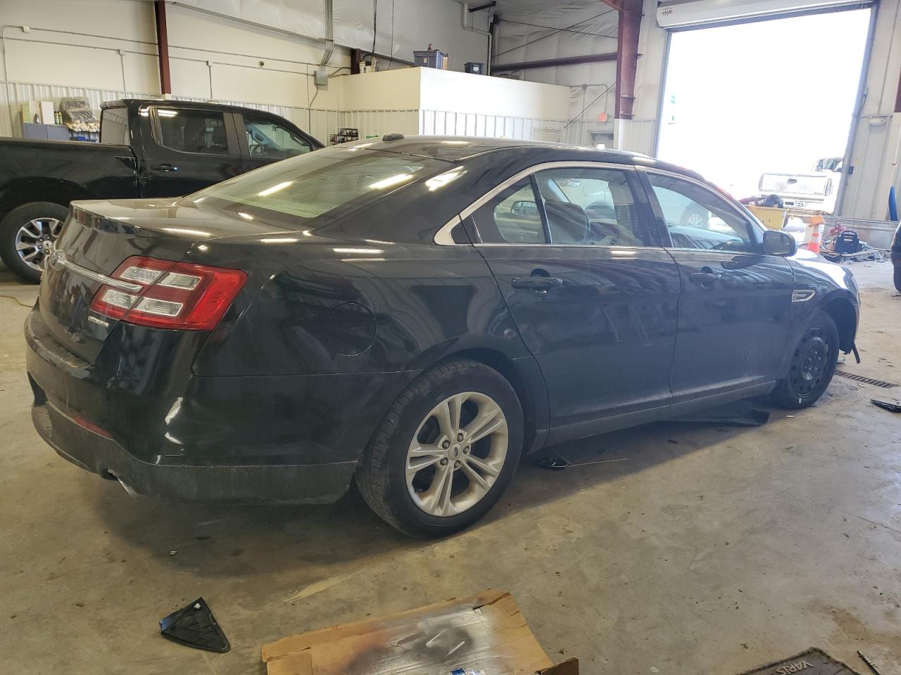 2015 Ford Taurus - Image 3