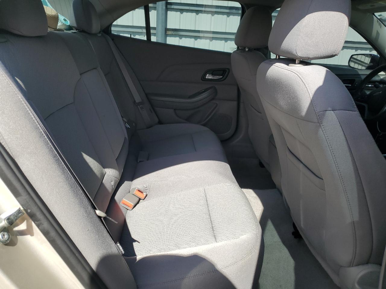 2015 Chevrolet Malibu - Image 10