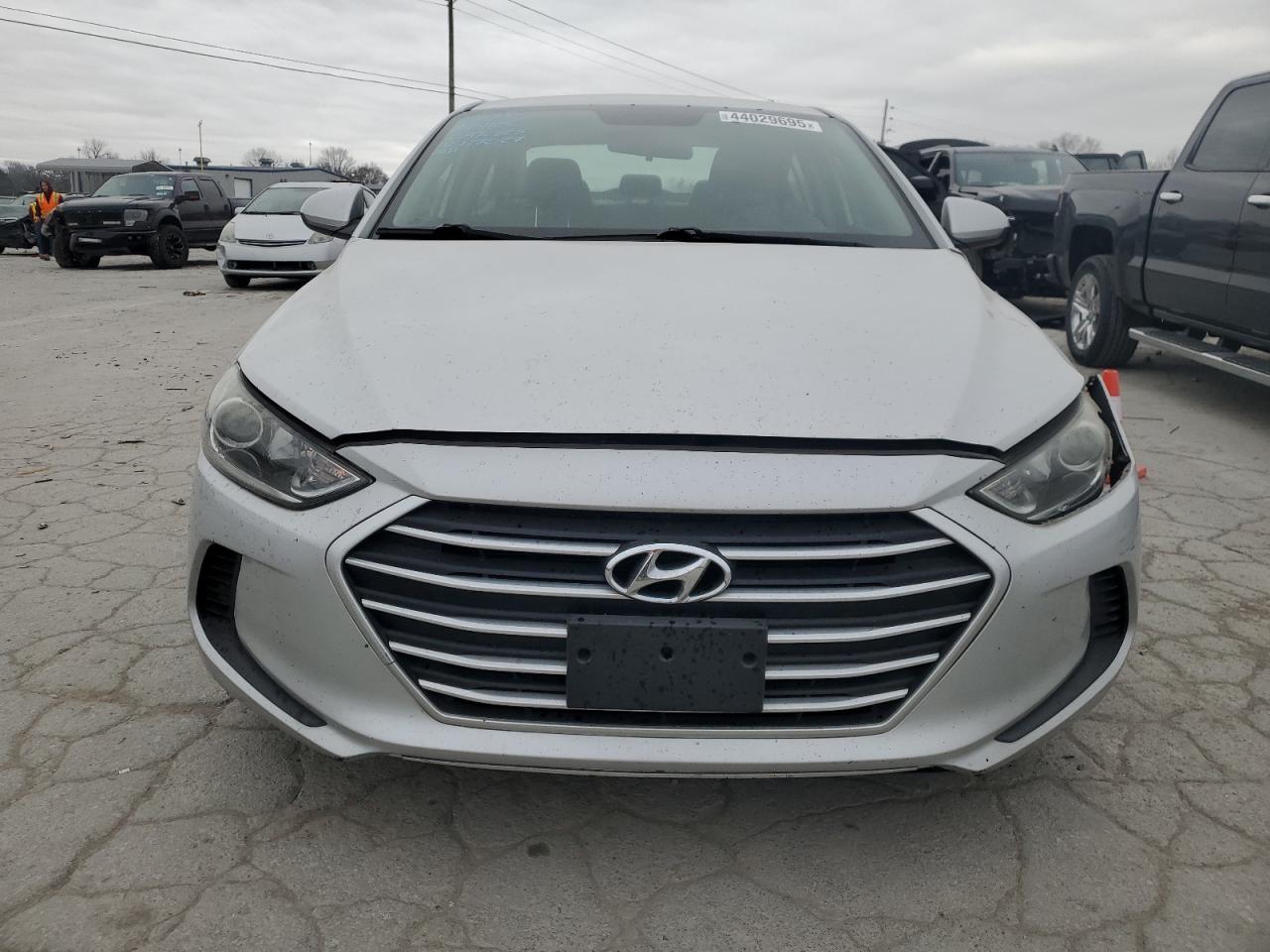 2017 Hyundai Elantra - Image 5