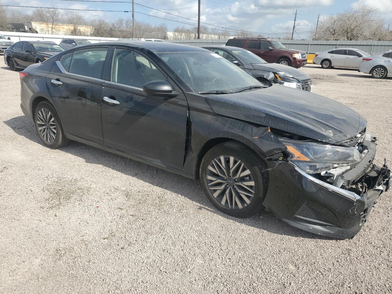 2024 Nissan Altima - Image 4