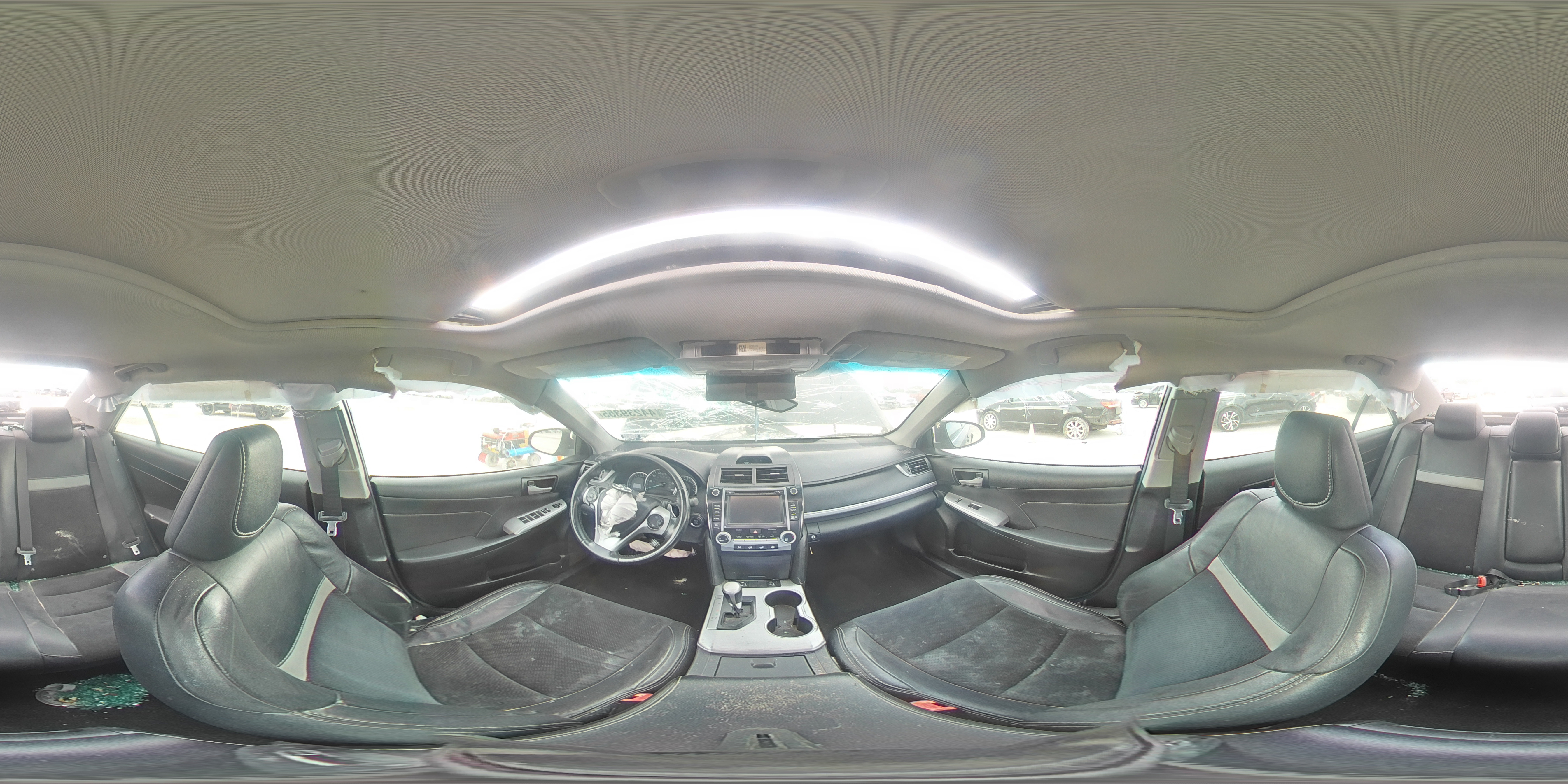 2014 Toyota Camry - Image 13
