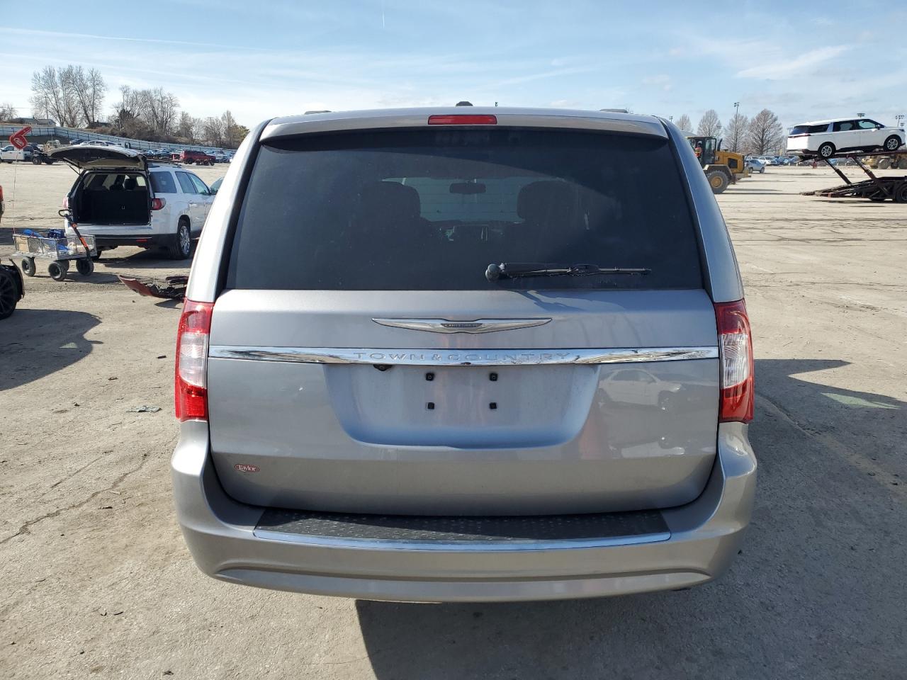 2013 Chrysler Town & Country - Image 6