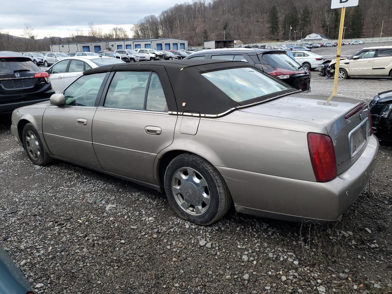 2001 Cadillac De Ville - Image 2