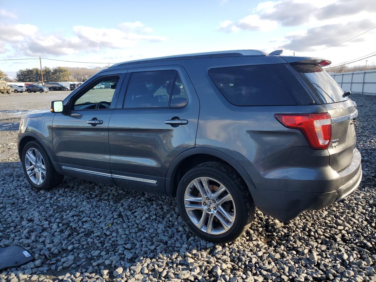 2017 Ford Explorer - Image 2