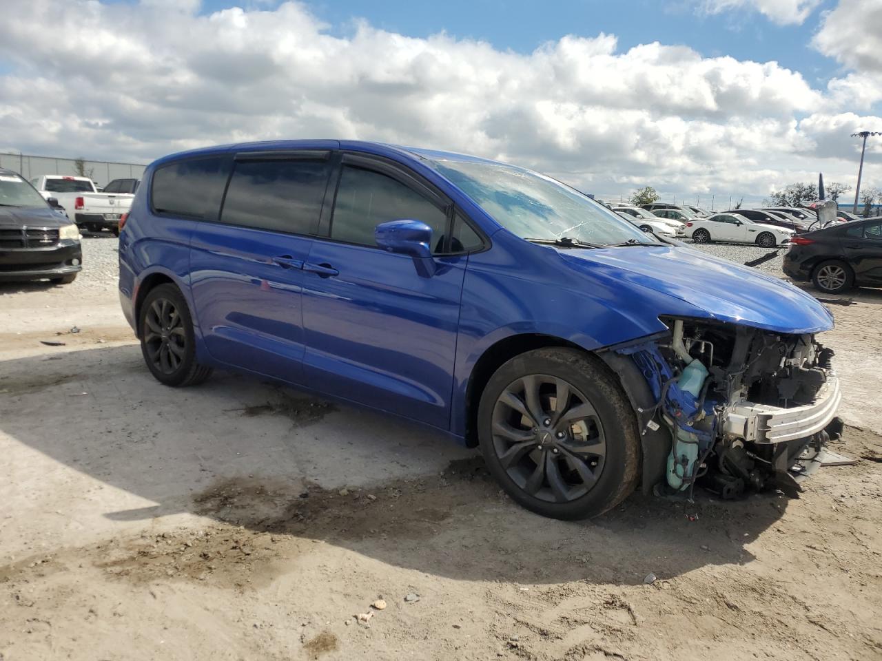 2019 Chrysler Pacifica - Image 4