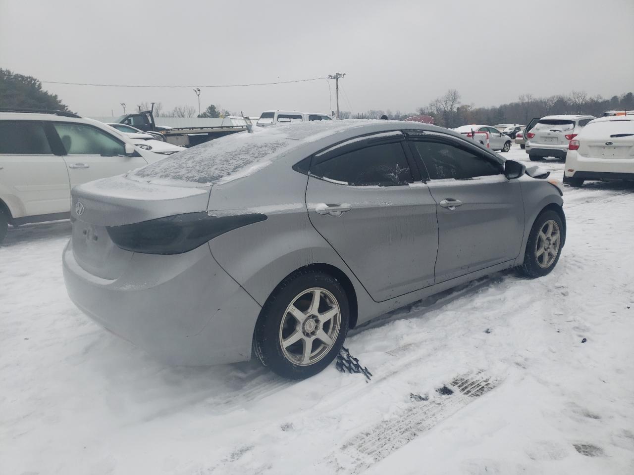 2013 Hyundai Elantra - Image 3