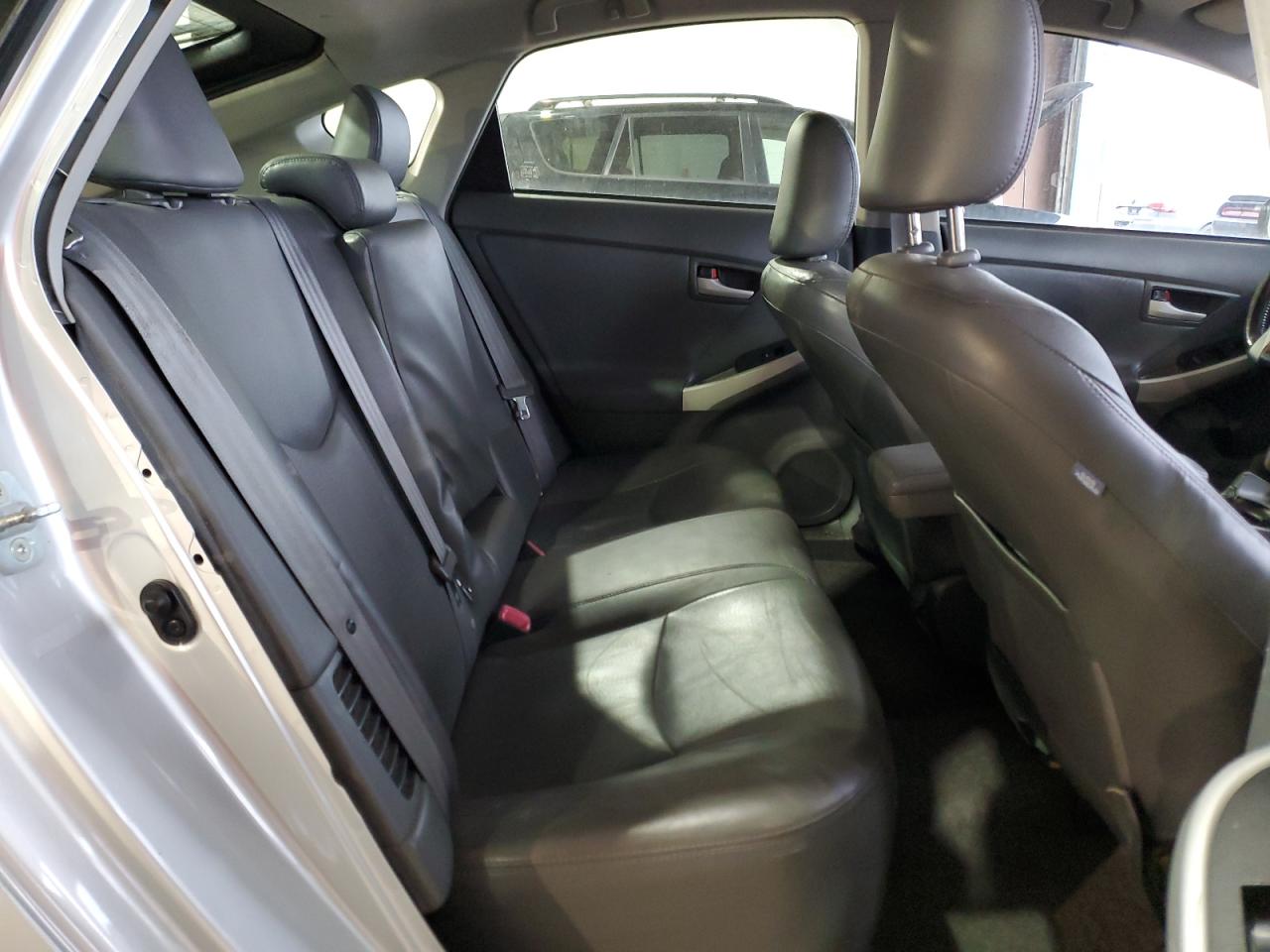 2010 Toyota Prius - Image 10