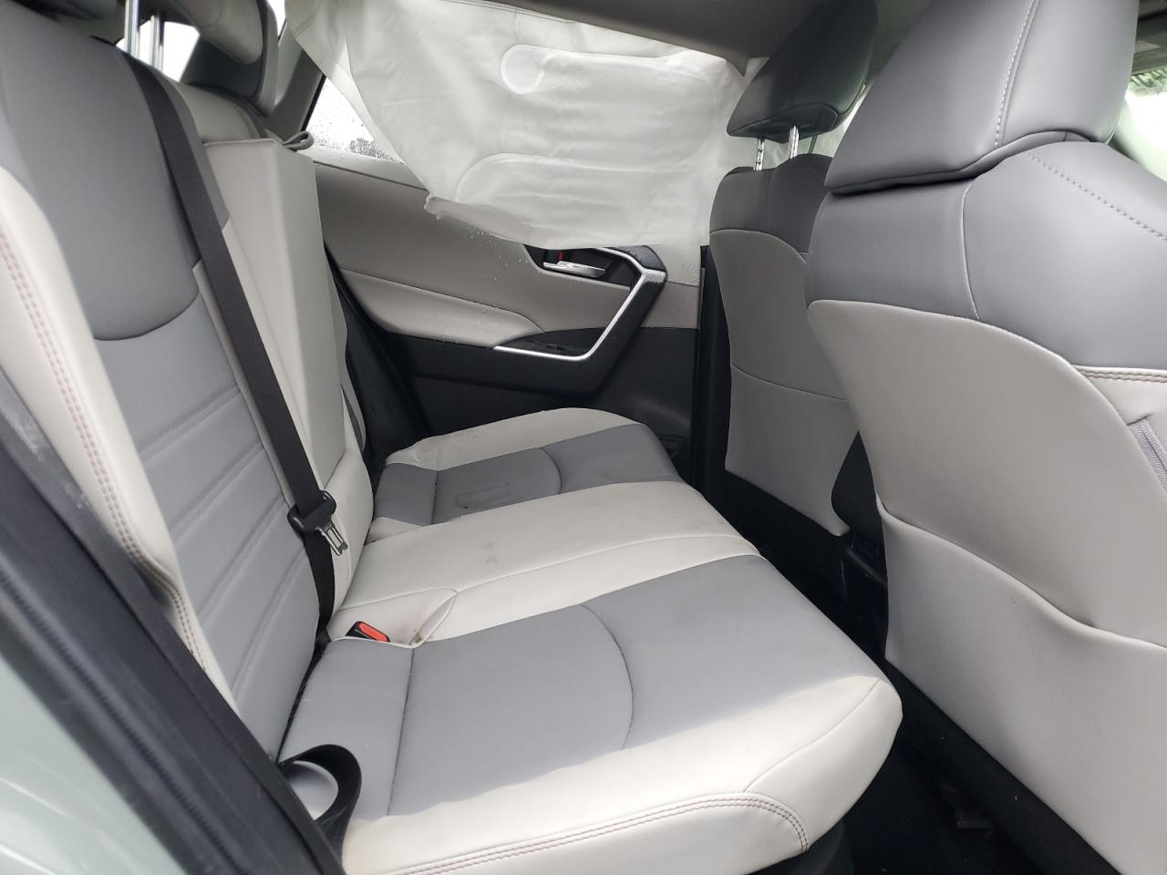 2022 Toyota Rav4 Xle Premium VIN: JTMB6RFV2ND052521 Lot: 45693045