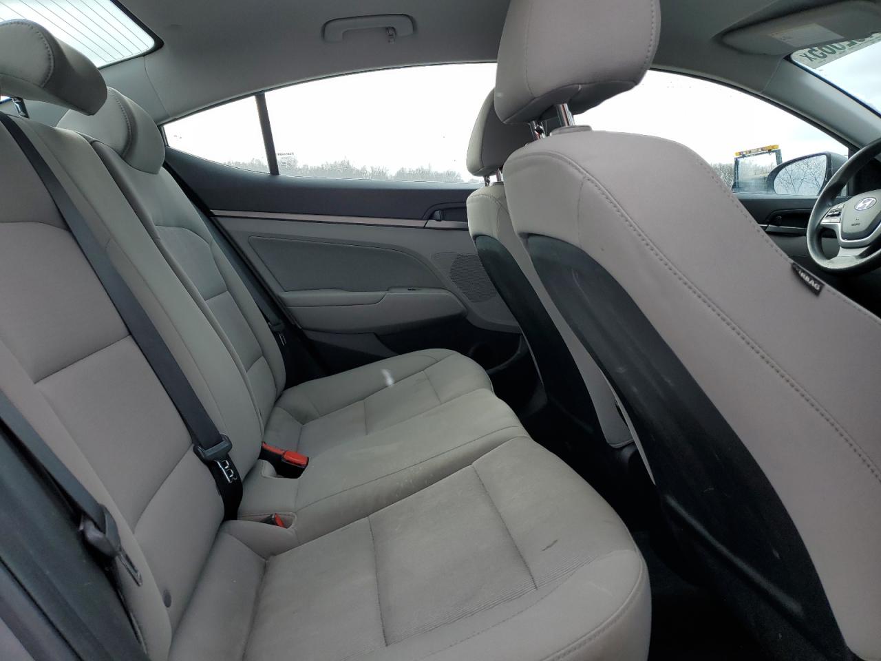 2018 Hyundai Elantra - Image 10