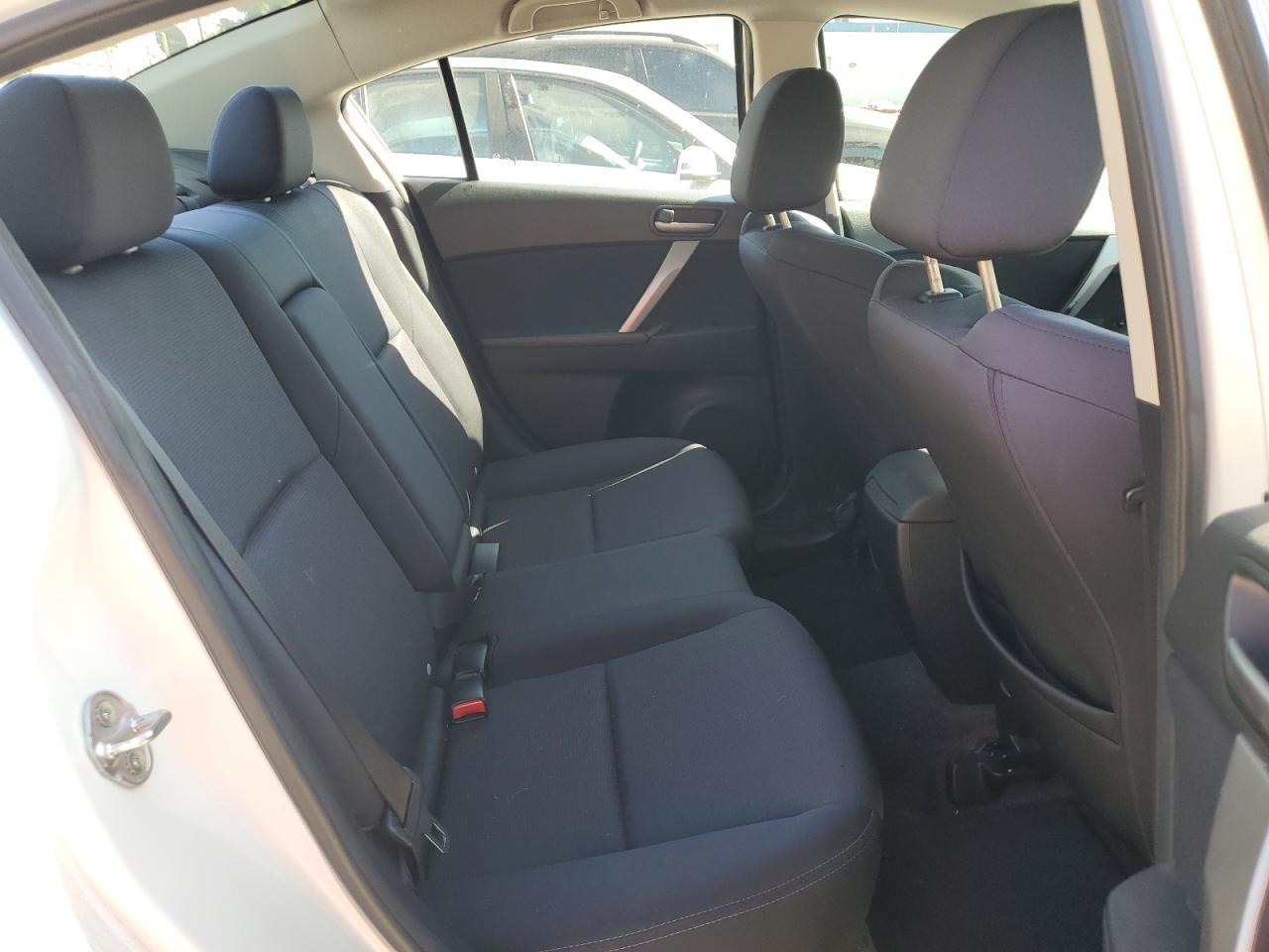 2011 Mazda 3 - Image 10