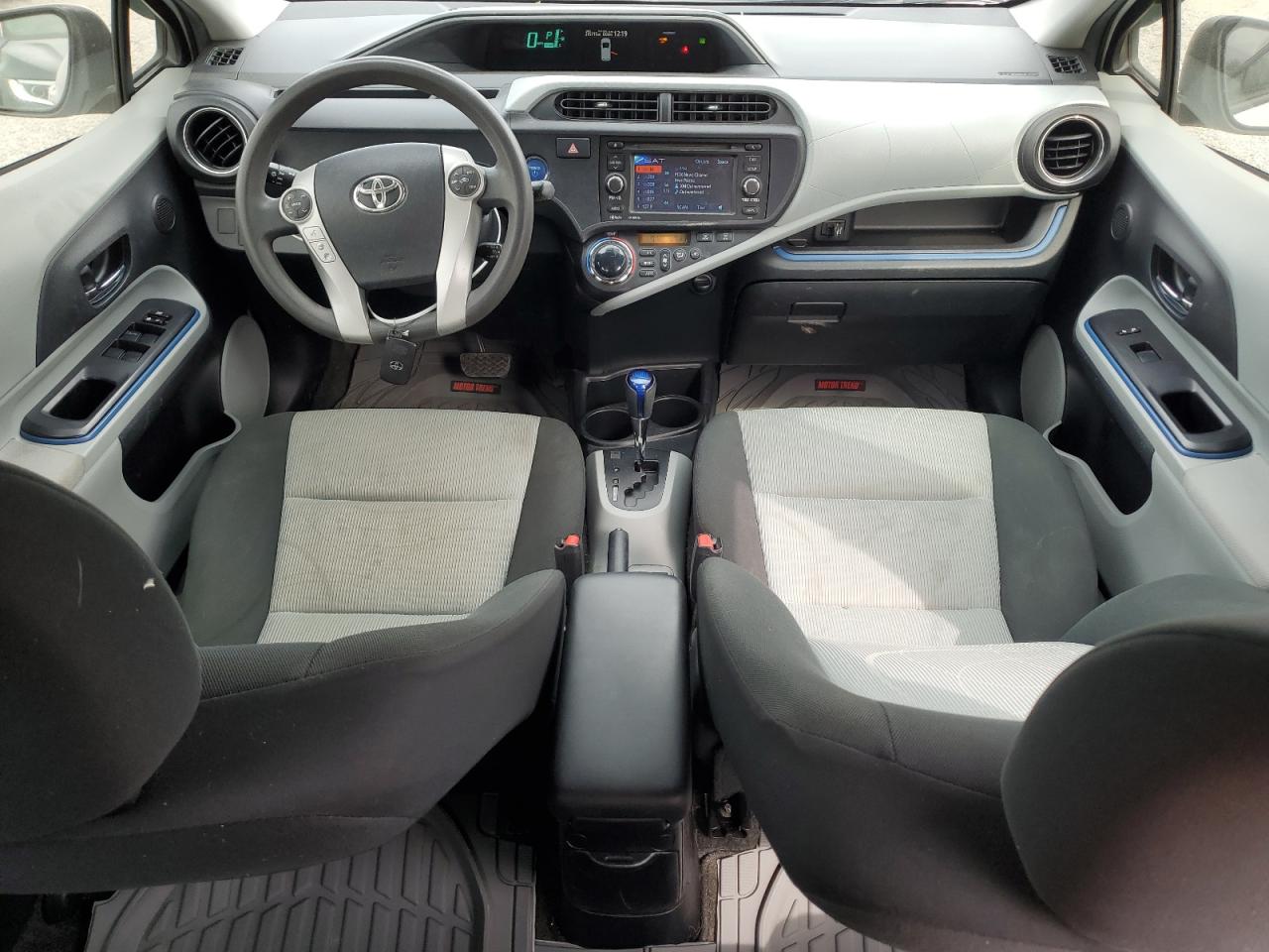 2012 Toyota Prius - Image 8