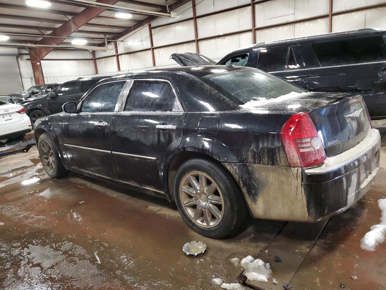 2010 Chrysler 300 - Image 2